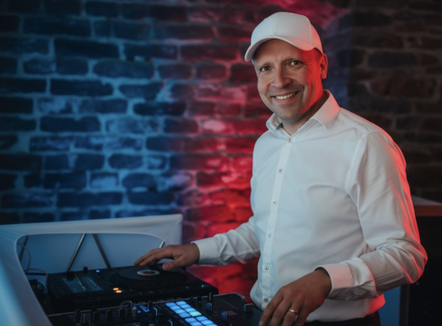 Pofilbild von DJ Ton-Artisten
